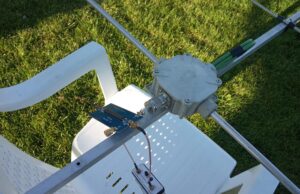 DK7ZB Yagi und tragbaralysator Meranie DK7ZB analyzátorom